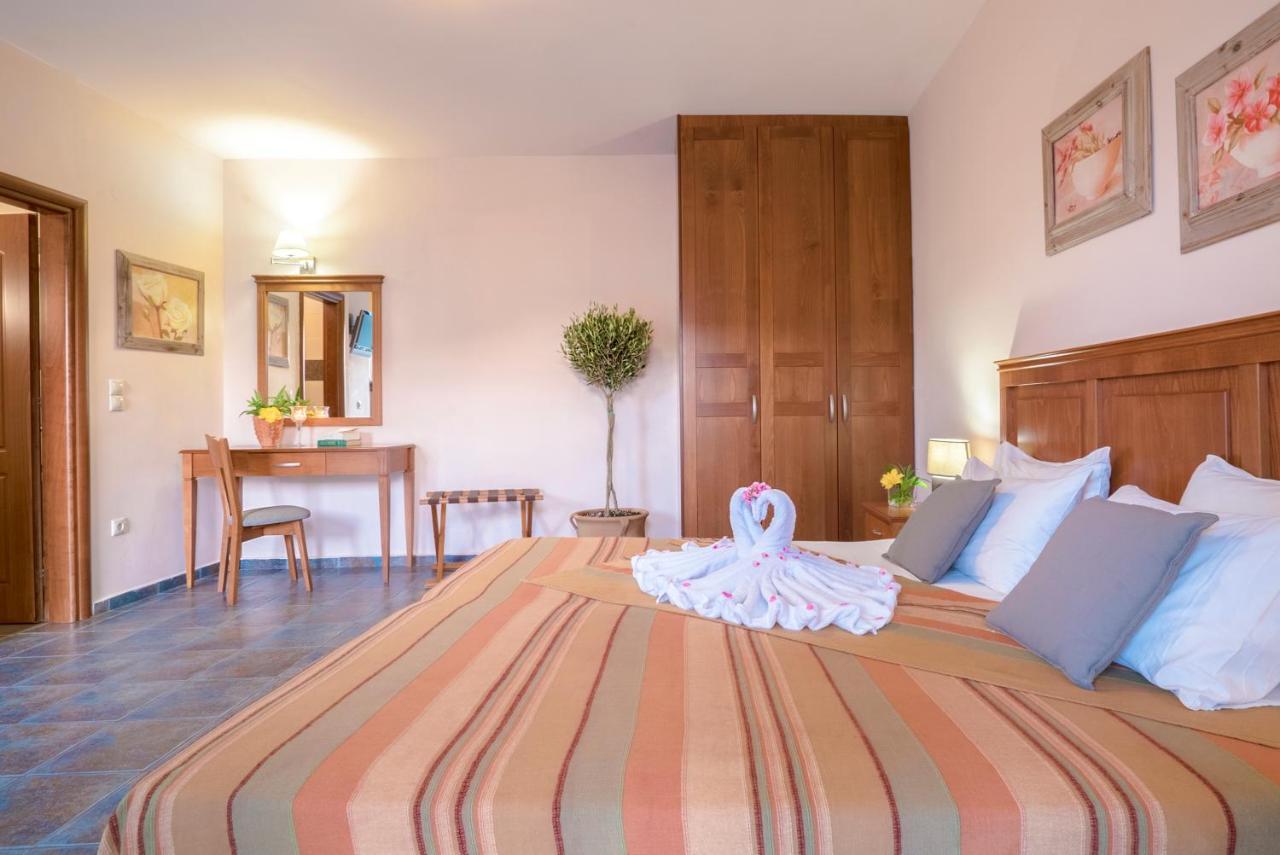קאטו דרטסו Flamingos Hotel Apartments מראה חיצוני תמונה