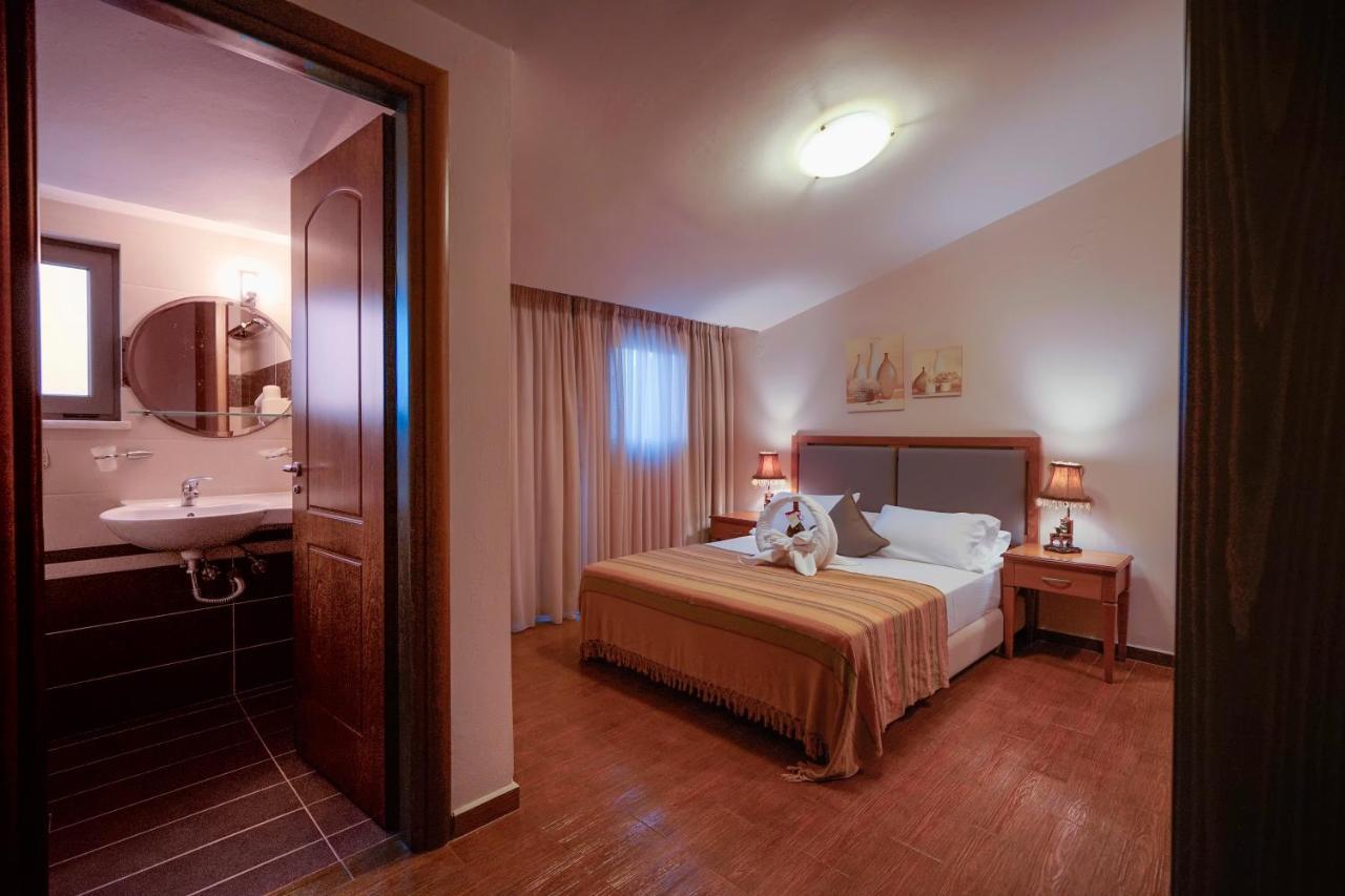 קאטו דרטסו Flamingos Hotel Apartments מראה חיצוני תמונה