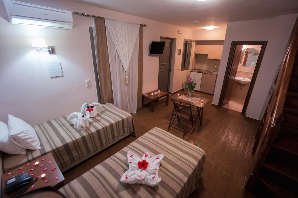 קאטו דרטסו Flamingos Hotel Apartments חדר תמונה